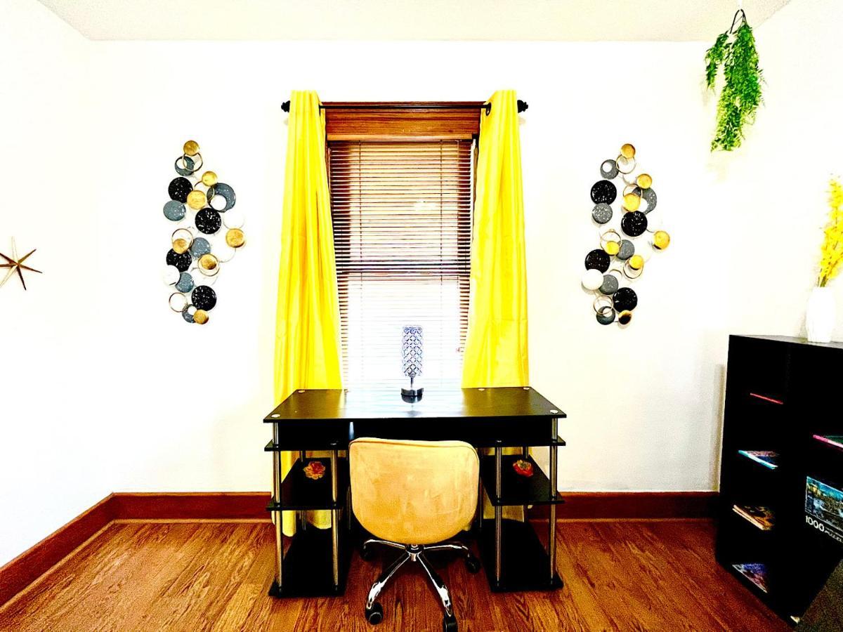 קליבלנד The Amber Retreat - Brooklyn Centre Comfort - Charming Space For Families, Couples & Business Travelers Near Downtown - With 300Mb Wifi, Parking & Self Check-In מראה חיצוני תמונה