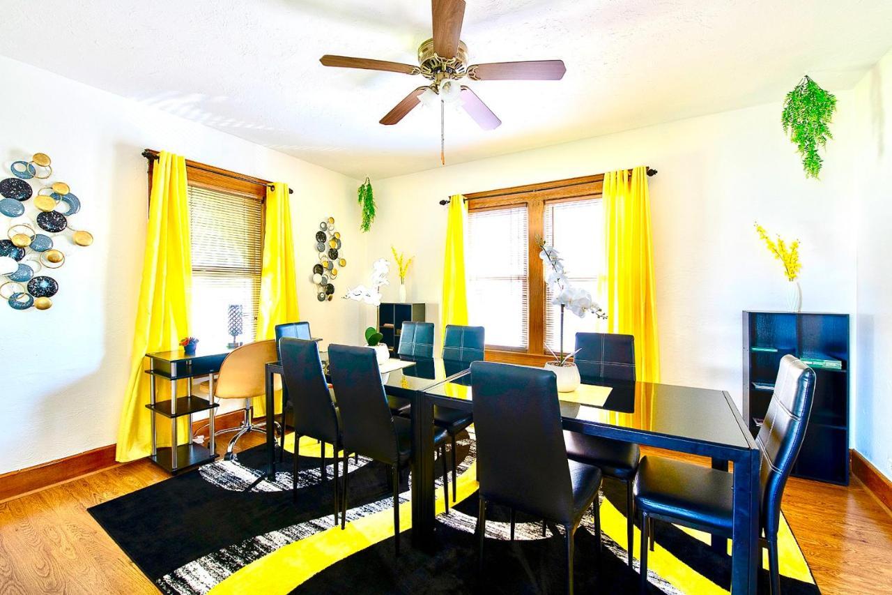 קליבלנד The Amber Retreat - Brooklyn Centre Comfort - Charming Space For Families, Couples & Business Travelers Near Downtown - With 300Mb Wifi, Parking & Self Check-In מראה חיצוני תמונה
