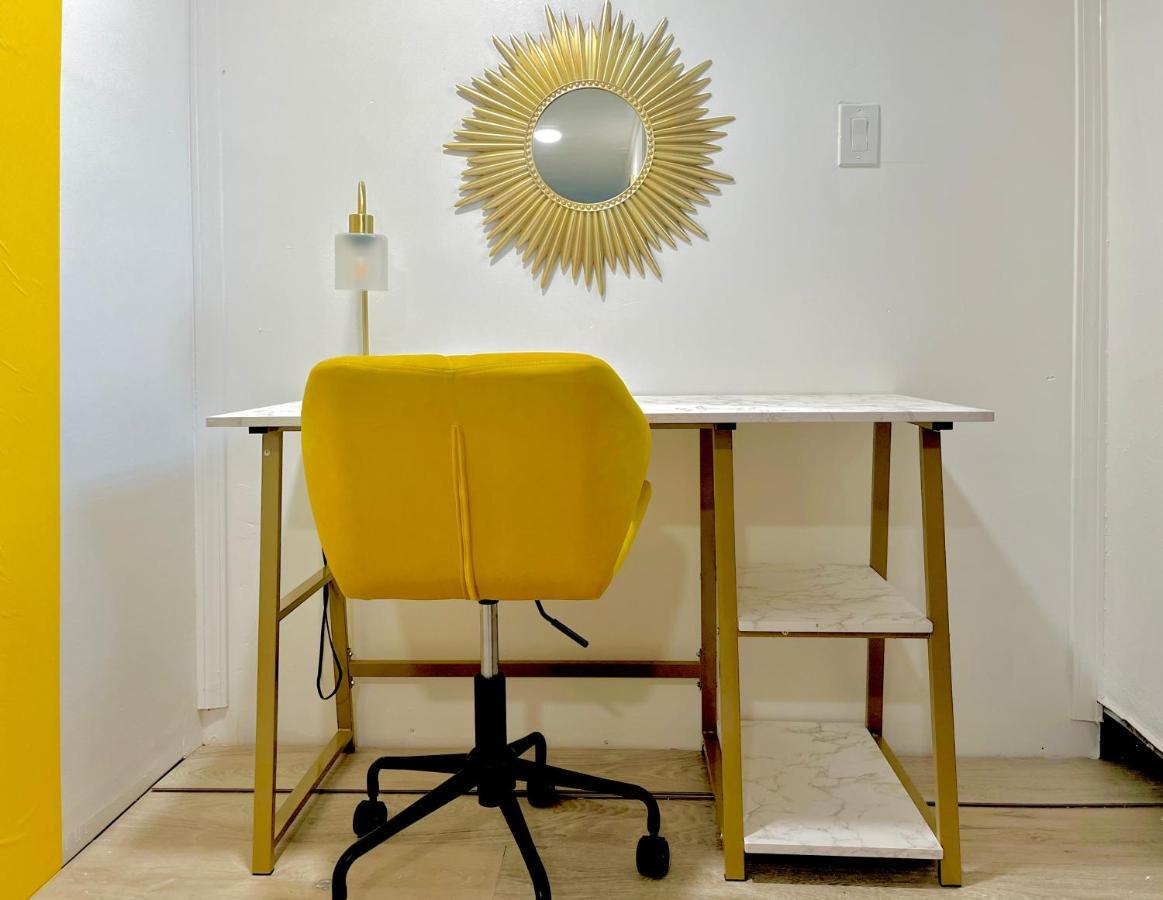 קליבלנד The Amber Retreat - Brooklyn Centre Comfort - Charming Space For Families, Couples & Business Travelers Near Downtown - With 300Mb Wifi, Parking & Self Check-In מראה חיצוני תמונה